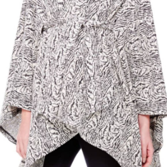 Ingrid & Isabel - Picture 2 of 3